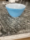 Vintage Pyrex #401 Small Mixing / Nesting Bowl Blue Turquoise 1.5 Pint