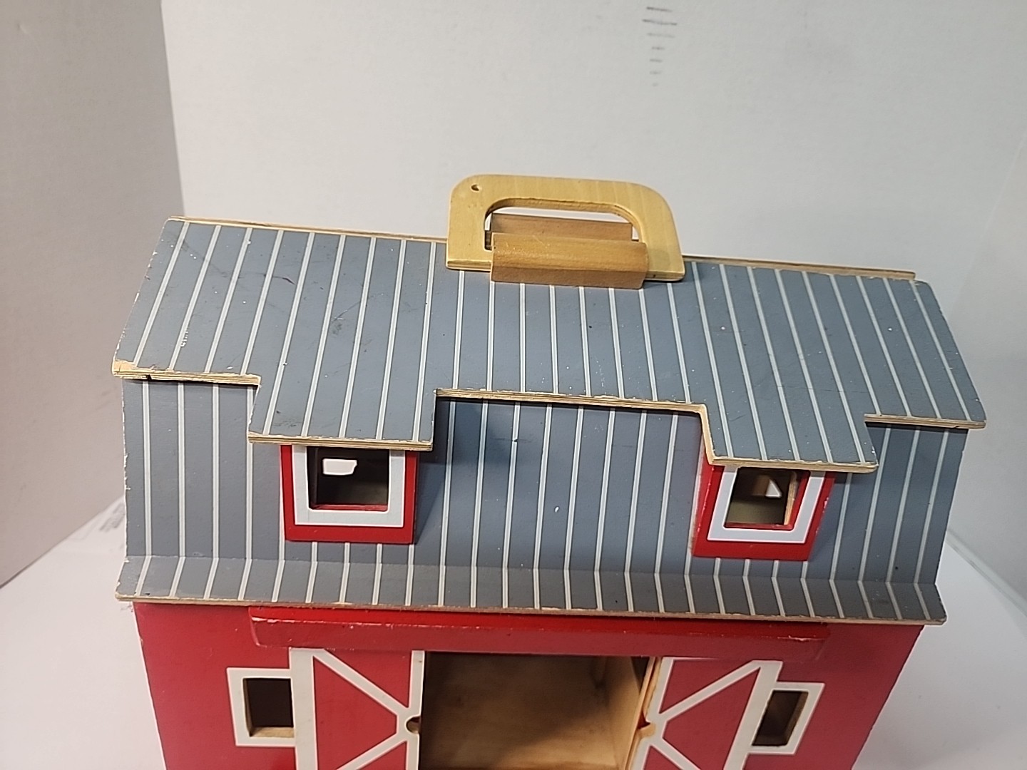 Melissa & Doug Fold & Go 2 Story Wooden Barn Toy OPENING DOORS