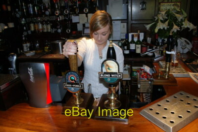 Foto 6x4 Im Inneren des Gasthauses Pendle zusätzlich zu den Moorhäusern Biere in vi c2009