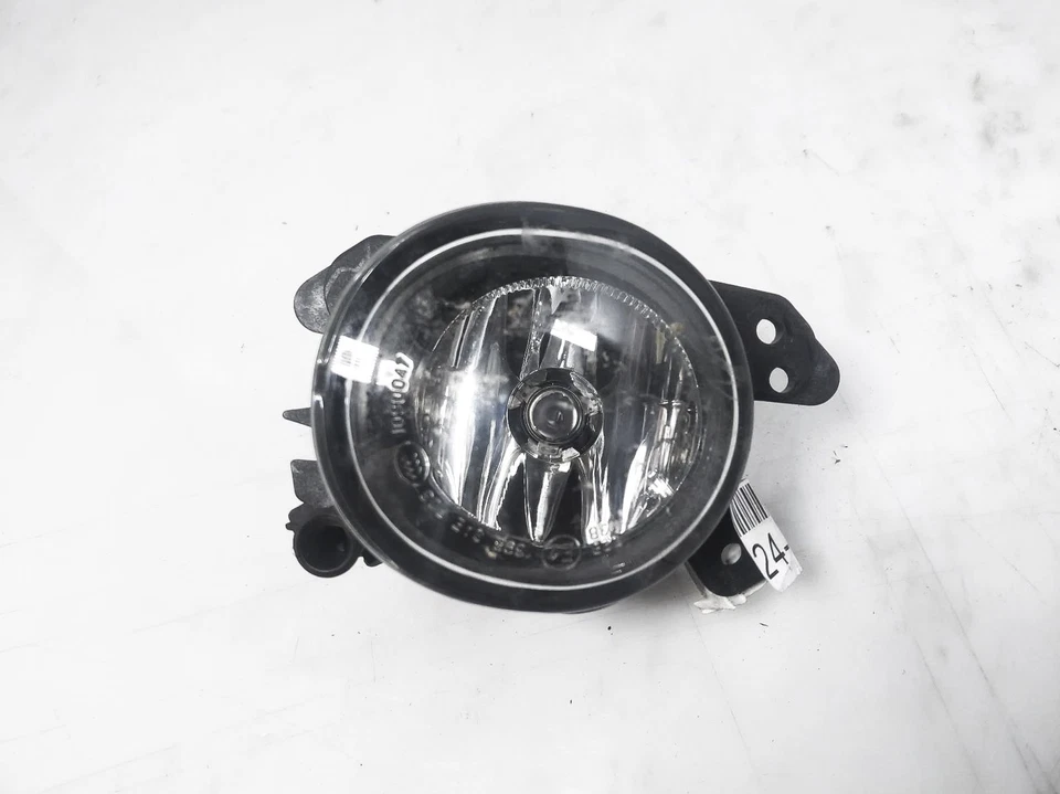 Farol de neblina direito do passageiro Mercedes-Benz Gla250 2015-2020 251-820-08-56 *arranhões* - Imagem 2 de 4