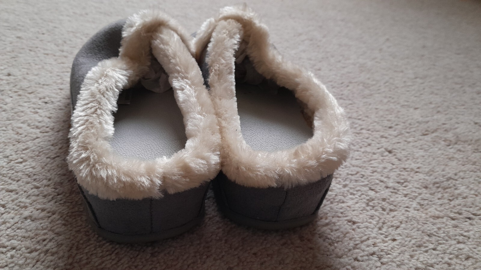 SAOLA Pantofole slip on donna nuove bordi grigio pelliccia taglia 4 suola buona qualità