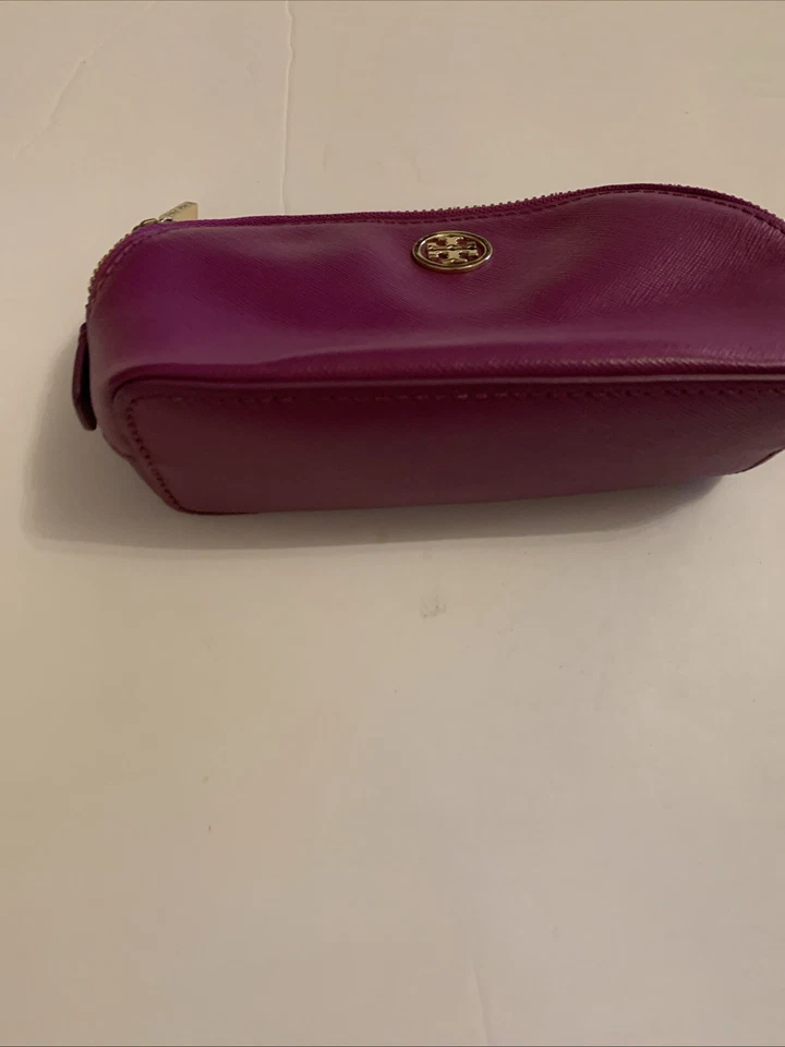 Bolsa de cosméticos de cuero saffiano rosa Tory Burch Foto 2 de 3
