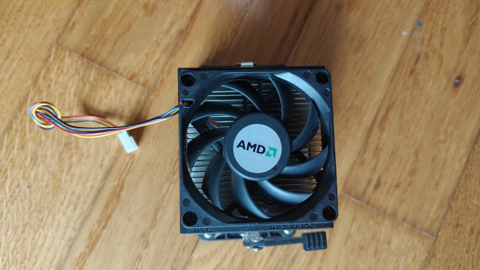 CPU AMD Sempron 3200+  Socket AM2 - Immagine 3 di 3