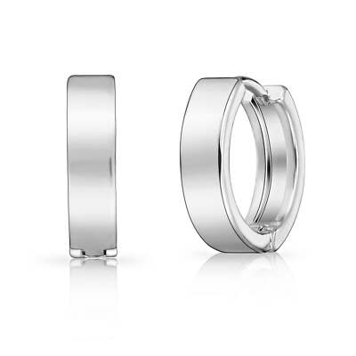Versilberte Huggie Ohrringe