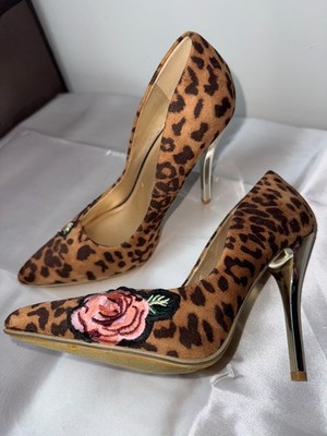 Women's Not Just Another Pump Leopard Print Gold Heel Floral Applique Sz5.5M