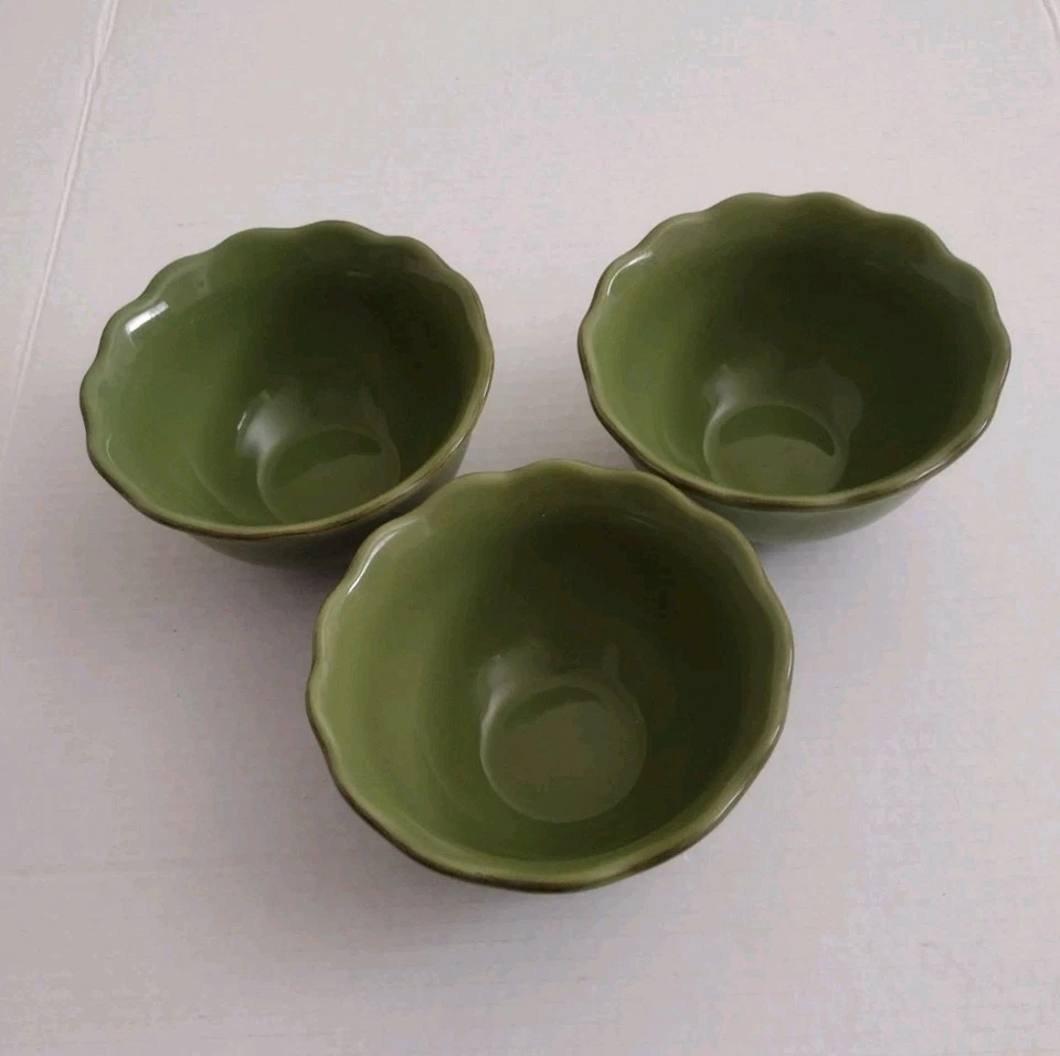 3 Tabletops Gallery Belle Retro Green Bowls Scalloped Edges Cereal Dessert Bowl - Image 2 of 4
