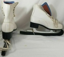 Riedell Women s Ice Skates Size 7 White with Blade Guards