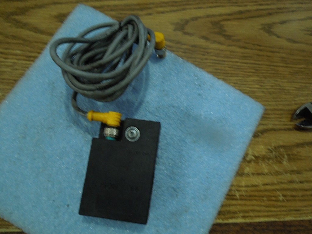 Bosch Rexroth Model: 3842 530 303 Door Slider with Turck Sensor. 3842-530-303