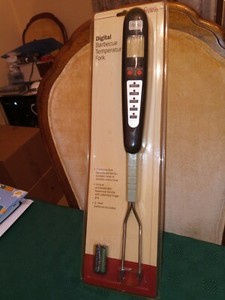 GRAND GOURMET DIGITAL TEMPERATURE FORK  NEW / BATTERIES INCLUDED