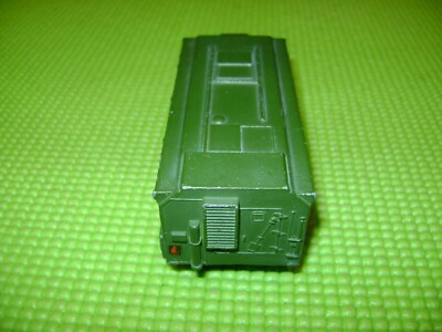 DINKY TOYS, blindé militaire anglais armoured personnel carrier saracen