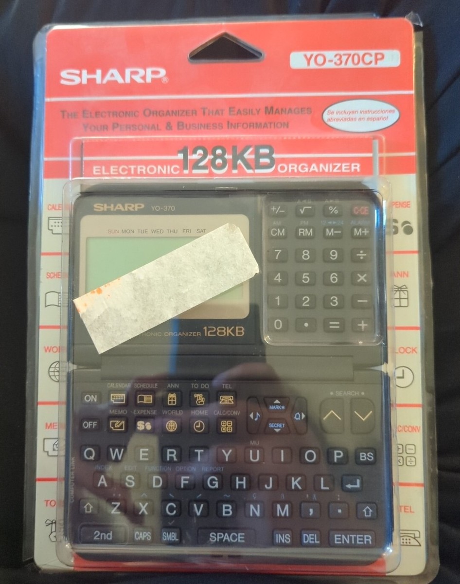 Vintage Sharp YO-370CP Electronic Organizer 128KB PDA Calculator