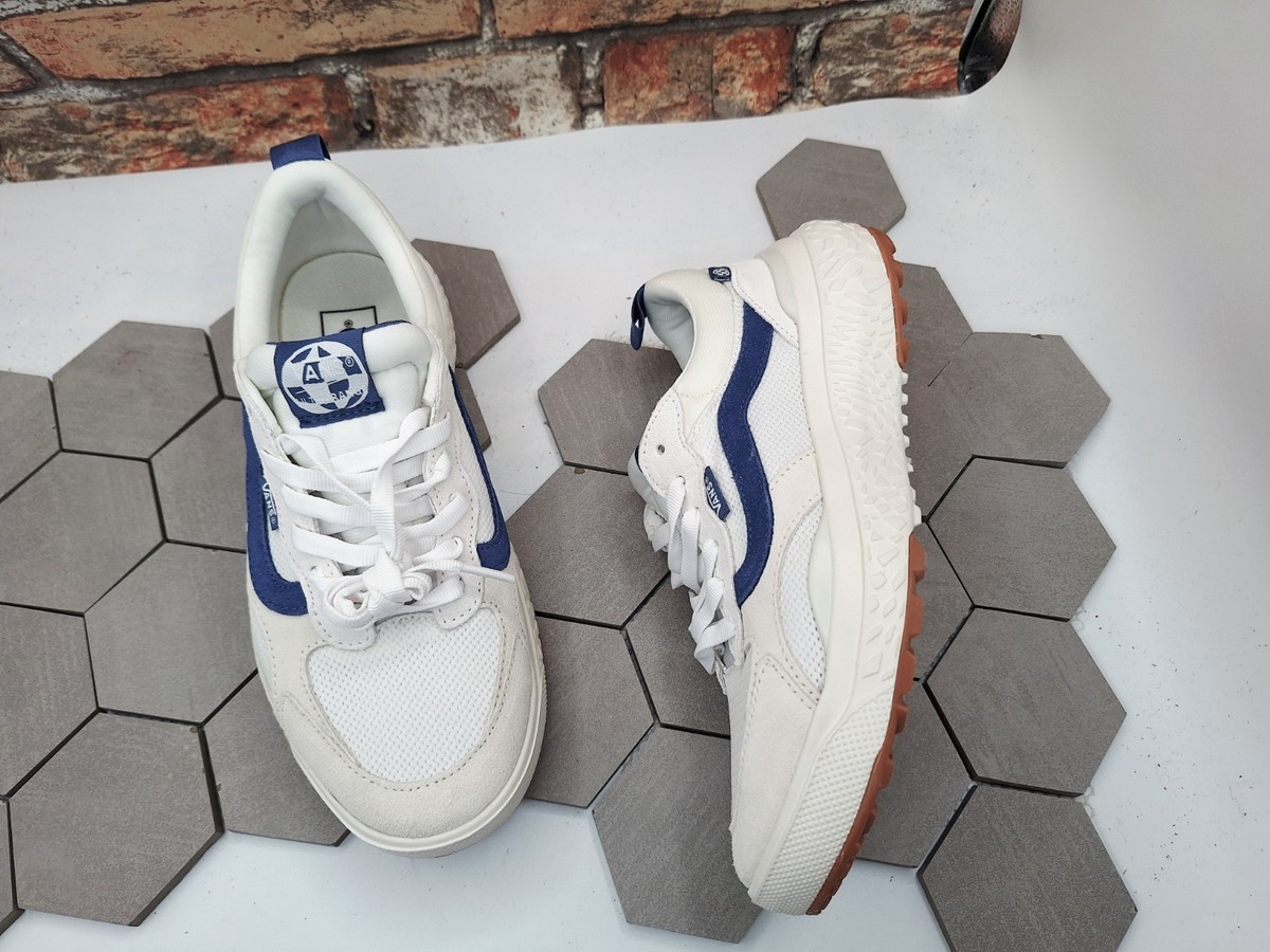 NWT Men\'s VANS UltraRange Neo VR3 \'Blanc De Blanc Navy\' Shoes UltraRange Neo VR3 Shoe in White / Blue | Vans main image 2