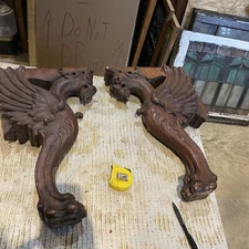 pair large quartersawn oak carved winged griffin, 20.5 x 13 x 4.