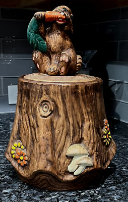 EASTER BUNNY Eating Carrot Tree Stump Decor Kitchen Ceramic Cookie Jar w/Top