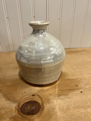 Three Hands Corp. Vase In Glazed Ceramic, Iridescent 5.5 x4 