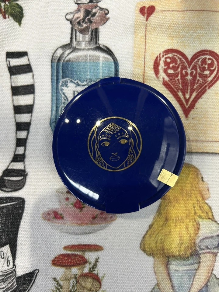 SIGNATURE CLUB A JET TECH WET TRANSLUCENT FINISHING POWDER SHADE 2 MEDIUM .28 OZ - Image 4 of 4