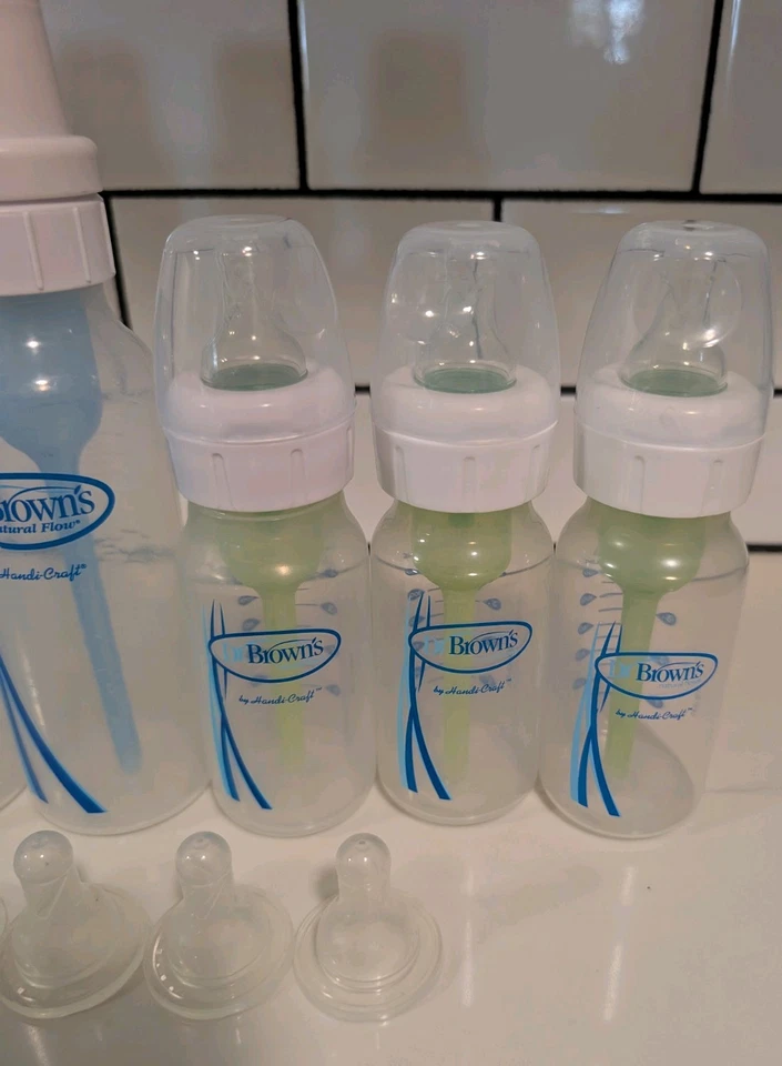 Lote de 6 biberones de plástico anticólicos Dr. Brown's Natural Flow de 4 oz y 8 oz Foto 3 de 4