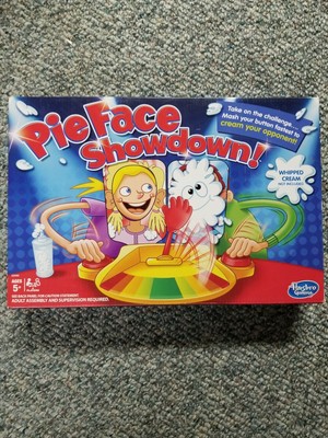 pie face 2 player game