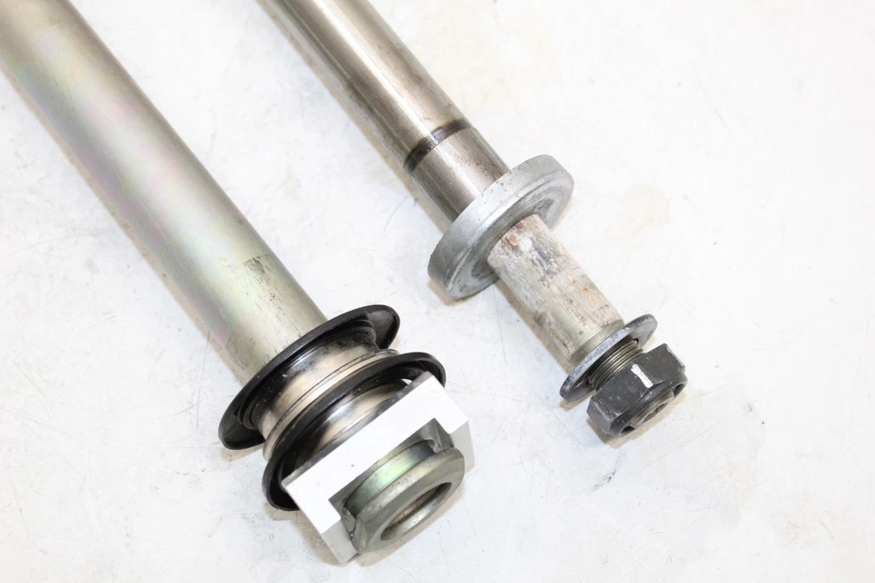 Yamaha Yzf R6s 2009 eje trasero llanta basculante perno Foto 4 de 4