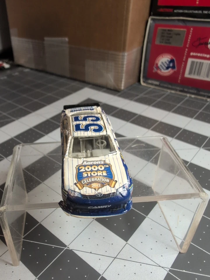 2012 Mark Martin #55 Aaron's 2000th Store Bronx, NY Action Toyota Custom 1/64 - Image 3 of 4