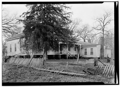 Photo:1900s American House Farmhouse Porch Chimney Rural Yard Trees