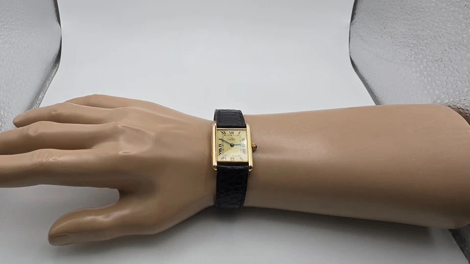 Must de Cartier Tank 18ct Gold on Sterling Silver Mid Size Watch in Cartier Box. - image 4 of 4