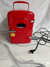 Frigidaire Mini Nevera Portátil Refrigerador 6 Latas Capacidad o Maquillaje Nevera Rojo A 11