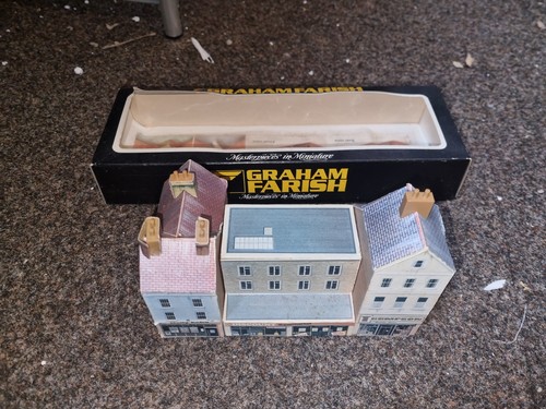 Spur N Graham Farish 9520 Upper High Street SHOPS Boxed Modelleisenbahn Gebäude | Zustand: Used