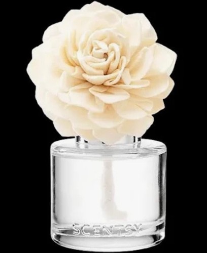 Scentsy Watermelon Tangerine, Flurry Fleece and Berry Blessed Fragrance Flower - Picture 6 of 7