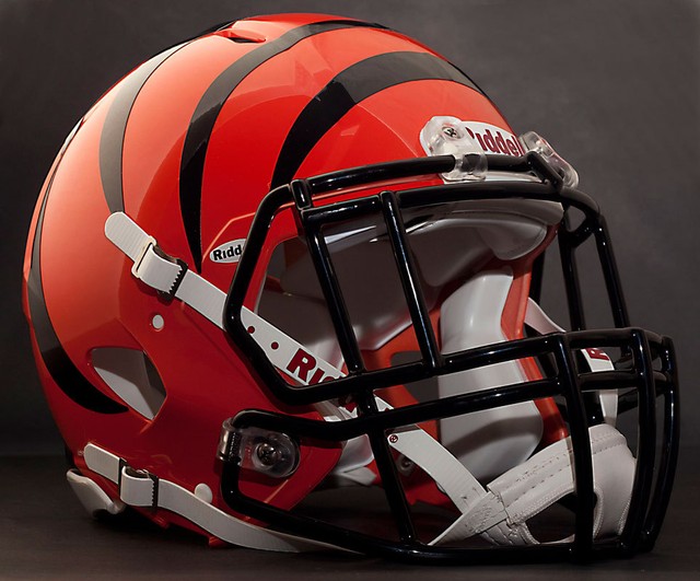 ***CUSTOM*** CINCINNATI BENGALS NFL Riddell Speed AUTHENTIC Football