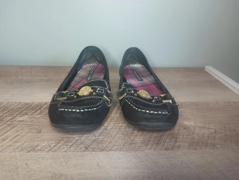 Tommy Hilfiger Womens Old Money Suede Loafers 7.5 Black Chain Link Classic - Image 2 of 4