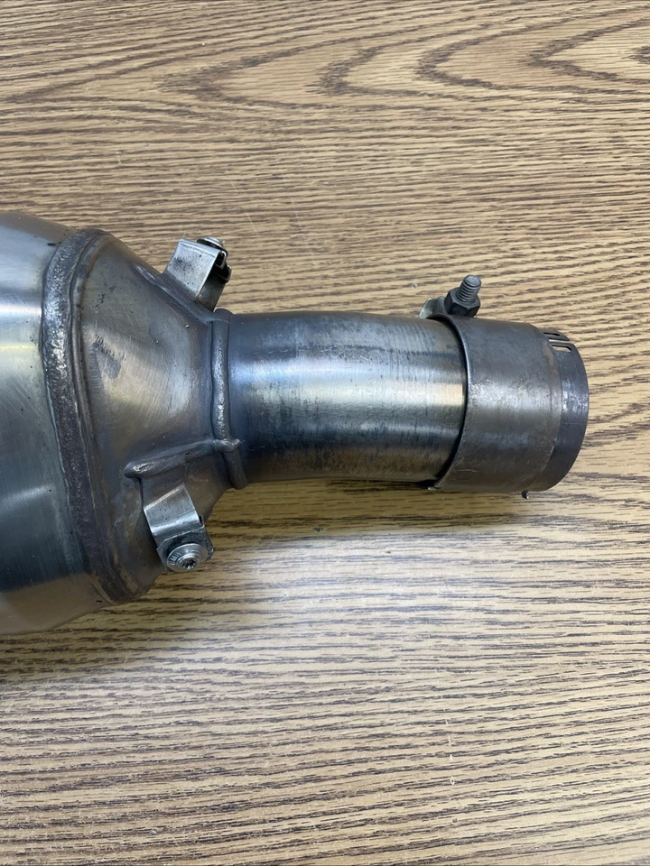 BMW R1200RT 2014 A 2018 SILENCIADOR ESCAPE PARTE # 18518522492 Foto 2 de 4