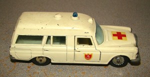 matchbox mercedes ambulance