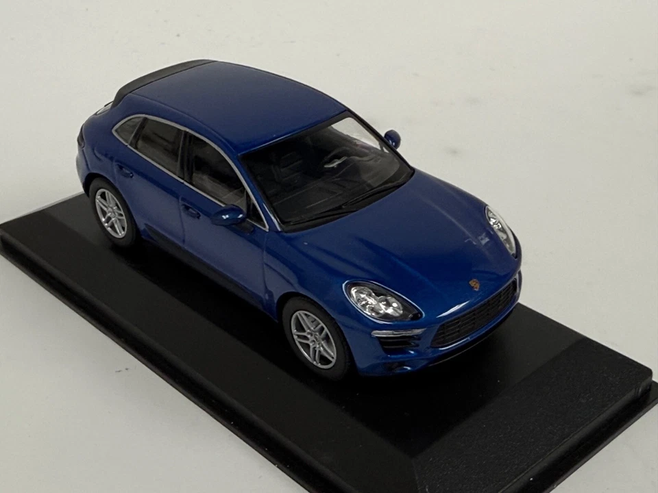 Porsche Macan 1/43 Minichamps de 2013 en azul metálico WAP 020153 OE BK039B Foto 4 de 4