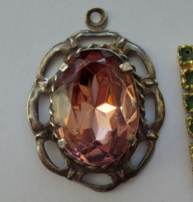 Lot De 2 Pendentifs Vintage Avec Décor Pierres - Occasion En Bon état