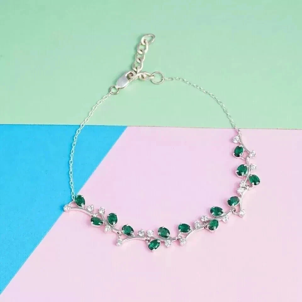 Tobillera de cadena para mujer de peridoto de corte ovalado de 5 quilates con acabado de oro blanco de 14 quilates Foto 3 de 3