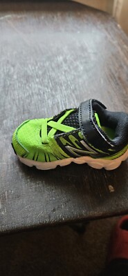 New Balance Baby Unisex-Child 680 V6 Hook and Loop Running Shoe Size 6months