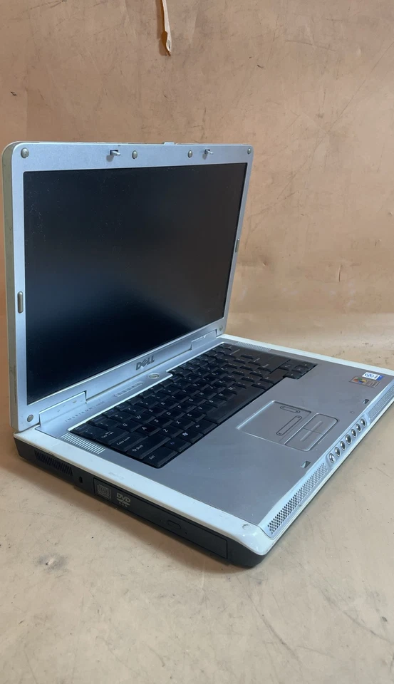 Laptop Dell Inspiron 6000 PP12L 15.4" Intel Celeron Windows XP sin disco duro Foto 2 de 4