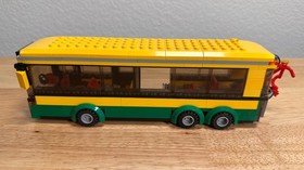 LEGO CITY: Bus Station (60154) 90% complete with instructions