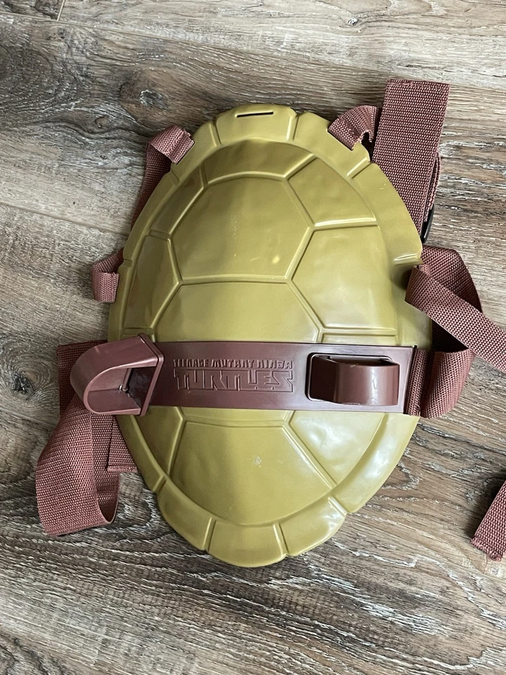 Fantasia infantil Playmates TMNT Teenage Mutant Ninja Turtles Back Shell brinquedo 14" 2013 - Imagem 2 de 4