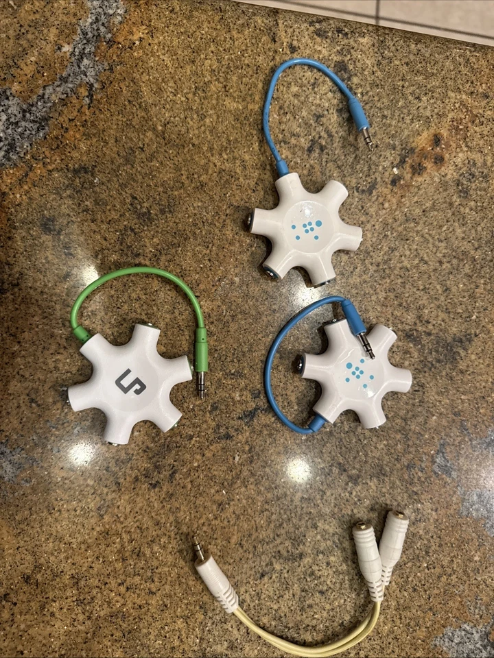 Lote divisor de audio de auriculares de 5 vías Belkin Rockstar blanco/verde Foto 2 de 2