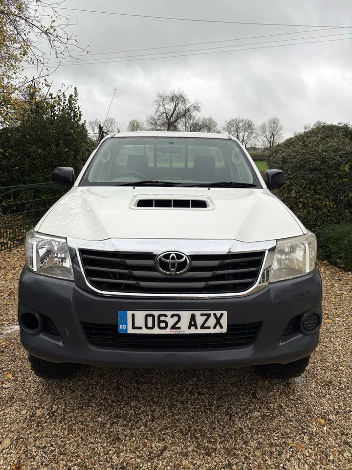 Toyota Hilux Single Cab 2.5 - Image 2 of 4