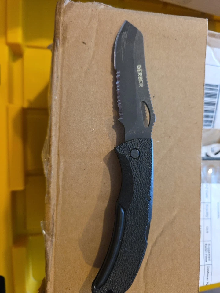 Gerber USA EZ-Out DPSF S30V Black Pocket Knife - Image 3 of 4