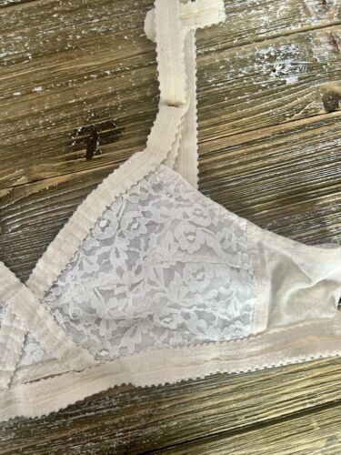 Vintage Bra Sears Nylon Perma-Prest Bra 32 A Beige With Lace And Tag - Picture 3 of 11