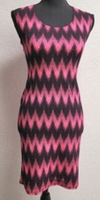 French Authority Dress (M) Black/Pink Chevron. Sleeveless. Back Cut-Out.