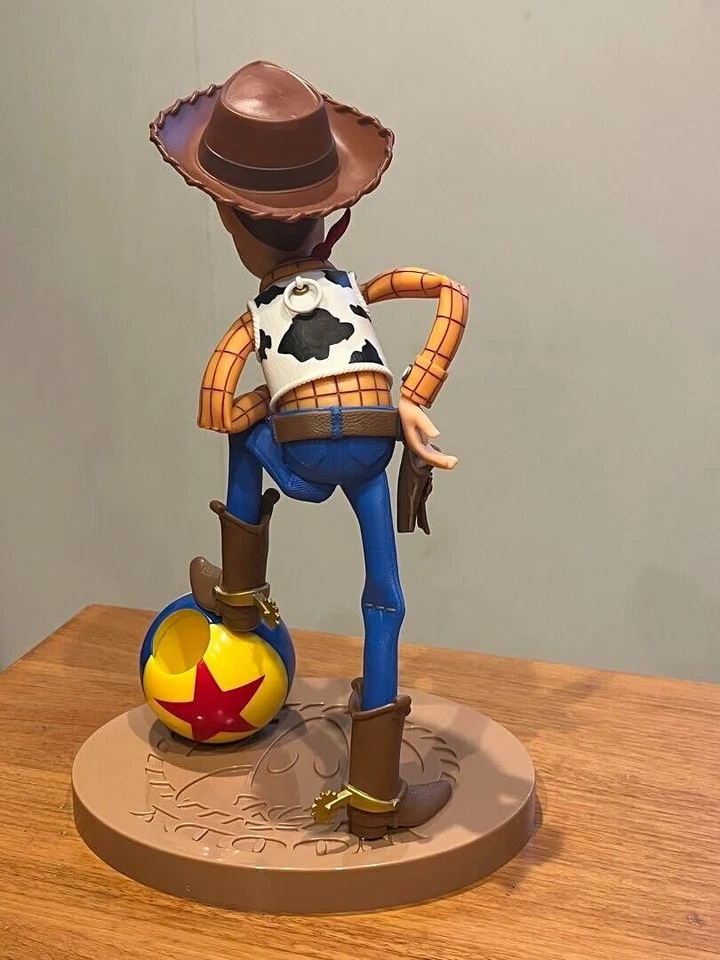Figura Woody con truco Toy Story Ichiban Kuji con amigos felices premio 9,8 pulgadas Foto 4 de 4