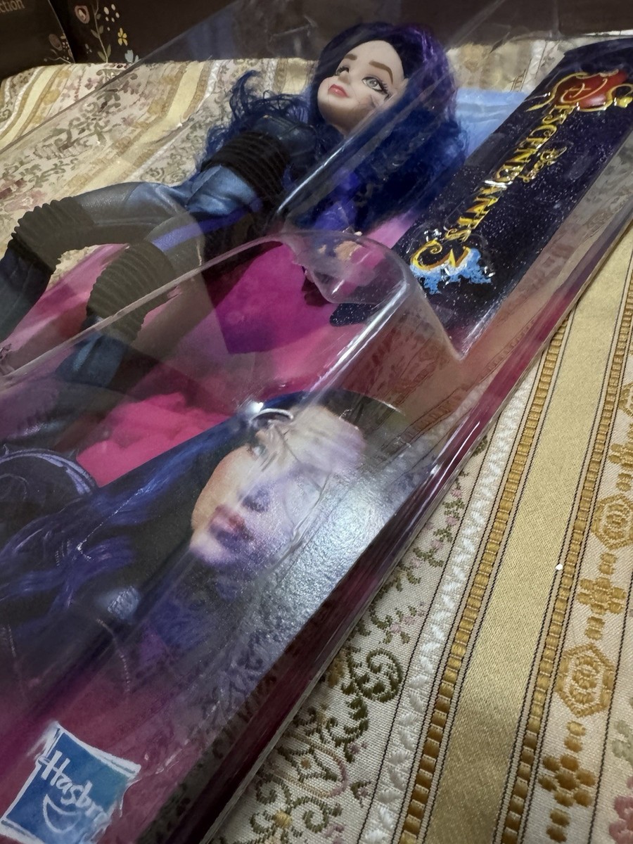 Hasbro Disney Descendants 3 Signature Mal Fashion Doll New Damaged