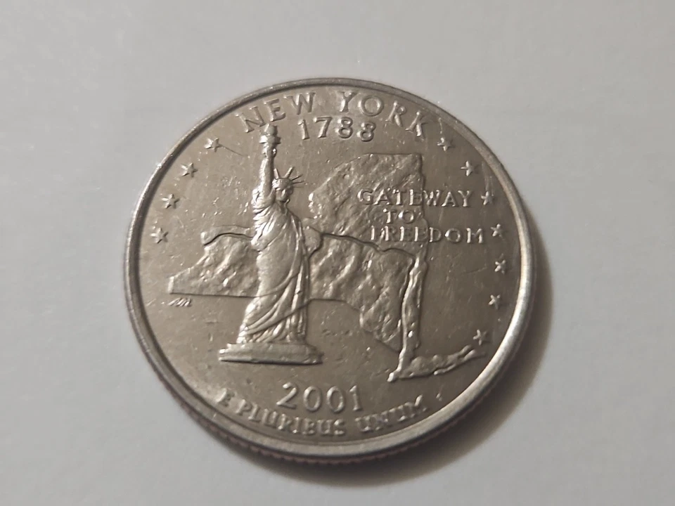 2001-D 25C New York  Quarter Rare  Star Errors , Dreedom Error ,gateway Error - Image 3 of 4