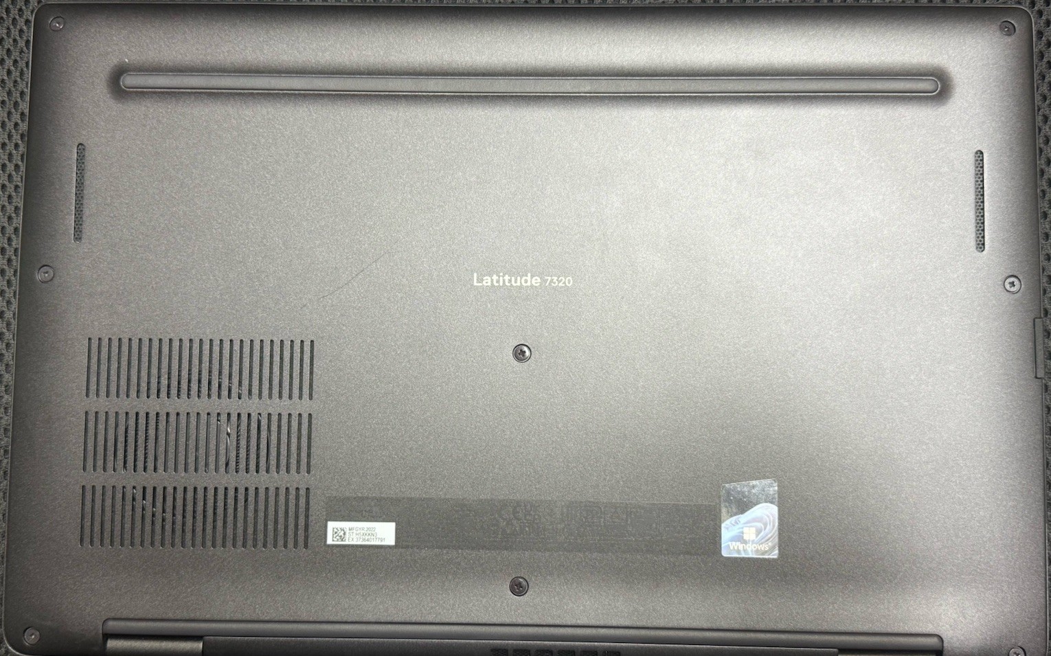 Dell Latitude, 13.3-Inch Laptop, with Intel Core i7 11th Gen., 256 GB SSD (Solid State Drive), Windows 10 Home