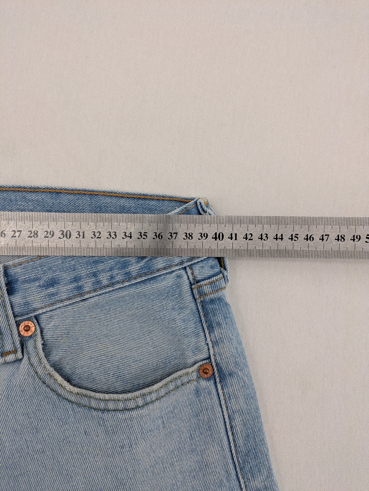 Levi's 501 Herren Jeans W30 L32 Hellblau Light Wash Denim Button Fly Straight image 8